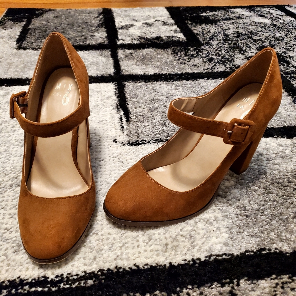 Cute Rust/Brown Mary Janes with 4" heel.